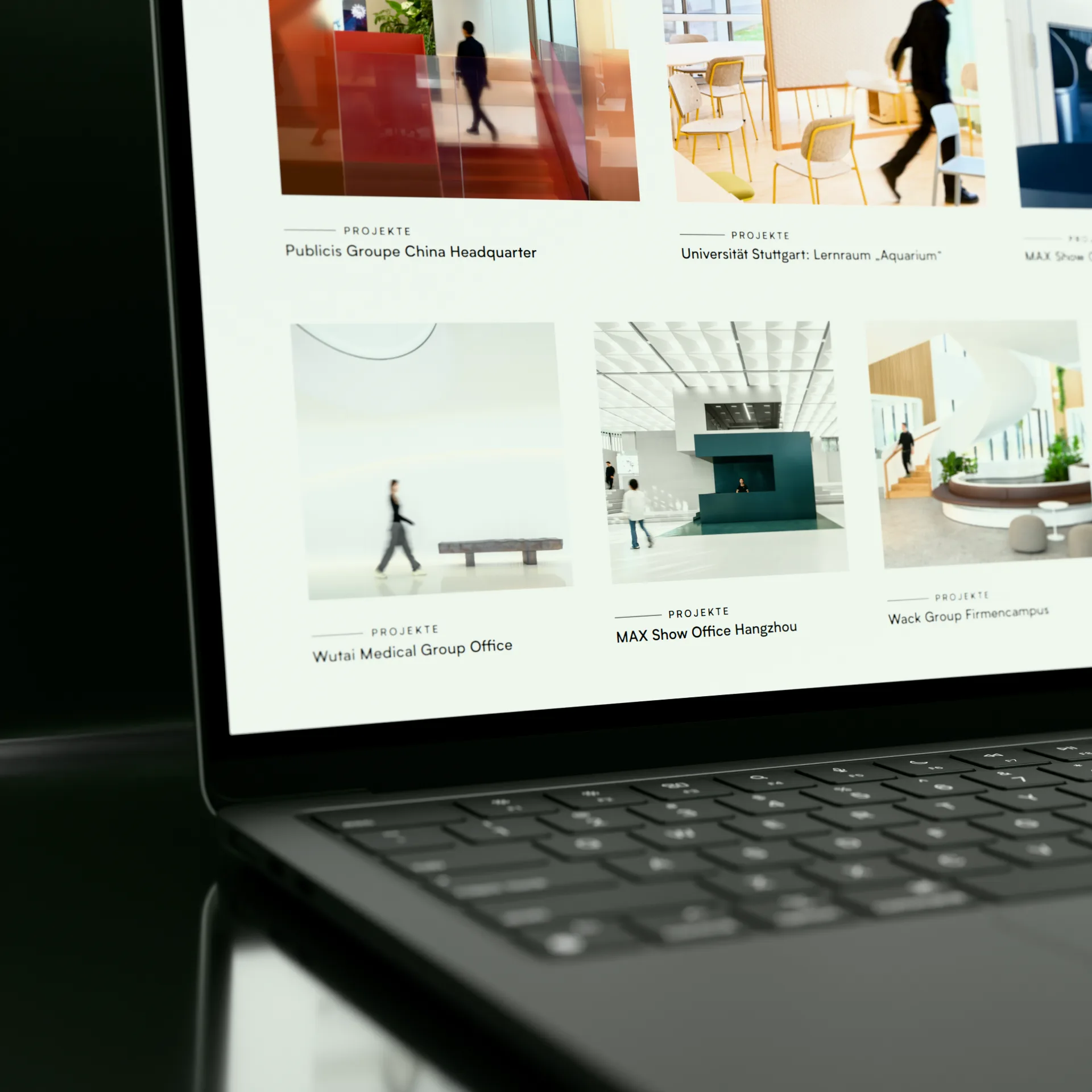 Portfolio-Seite von ifdesign.org mit Projekten für Publicis Groupe, Universität Stuttgart, Wutai Medical, MAX Show Office und Wack Group.